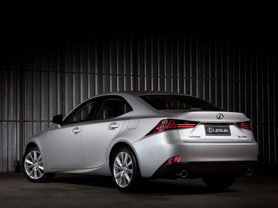  Lexus IS250 2013 года  (EU) (фото 8 из 16)